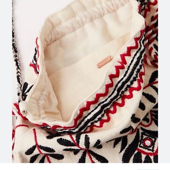 FREE PEOPLE EMILIE EMBROIDERED CROSSBODY BAG IN WHITE NEW STUNNING - Picture 6 of 7